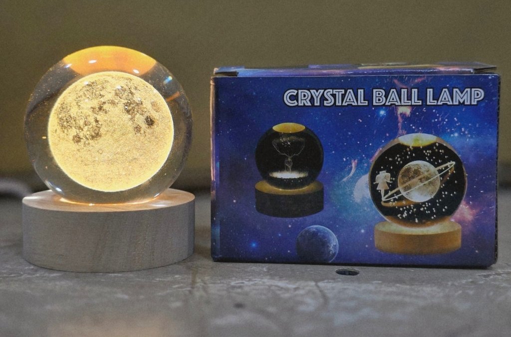 3D Crystal Ball Moon Lamp - TrendBuyPK